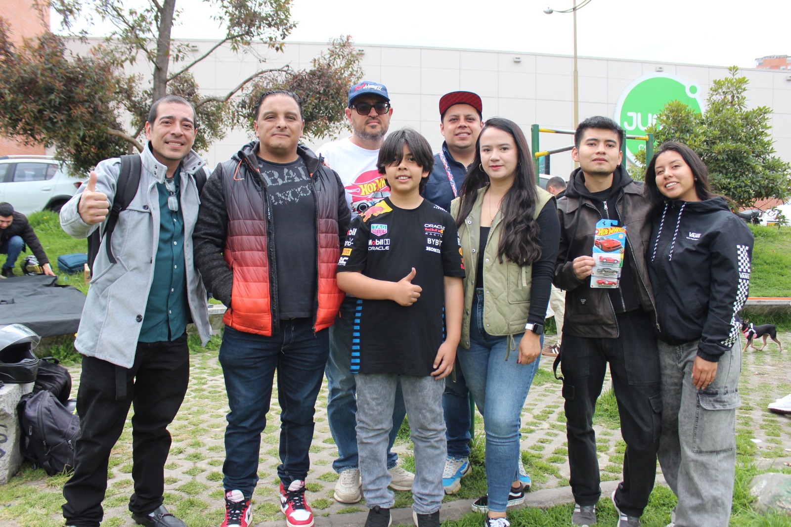 Alexander Arteaga, Andrés Rivadeneira, Diego Cabanillas, José Martínez, Jorge López, Lizeth Cuatin, Jorge Quiroz y Catalina Meneses coleccionistas nariñenses.