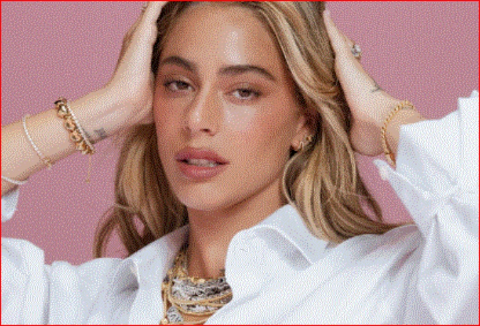 Joyas- Tini Stoessel- Cantante- embajadora- Pandora-