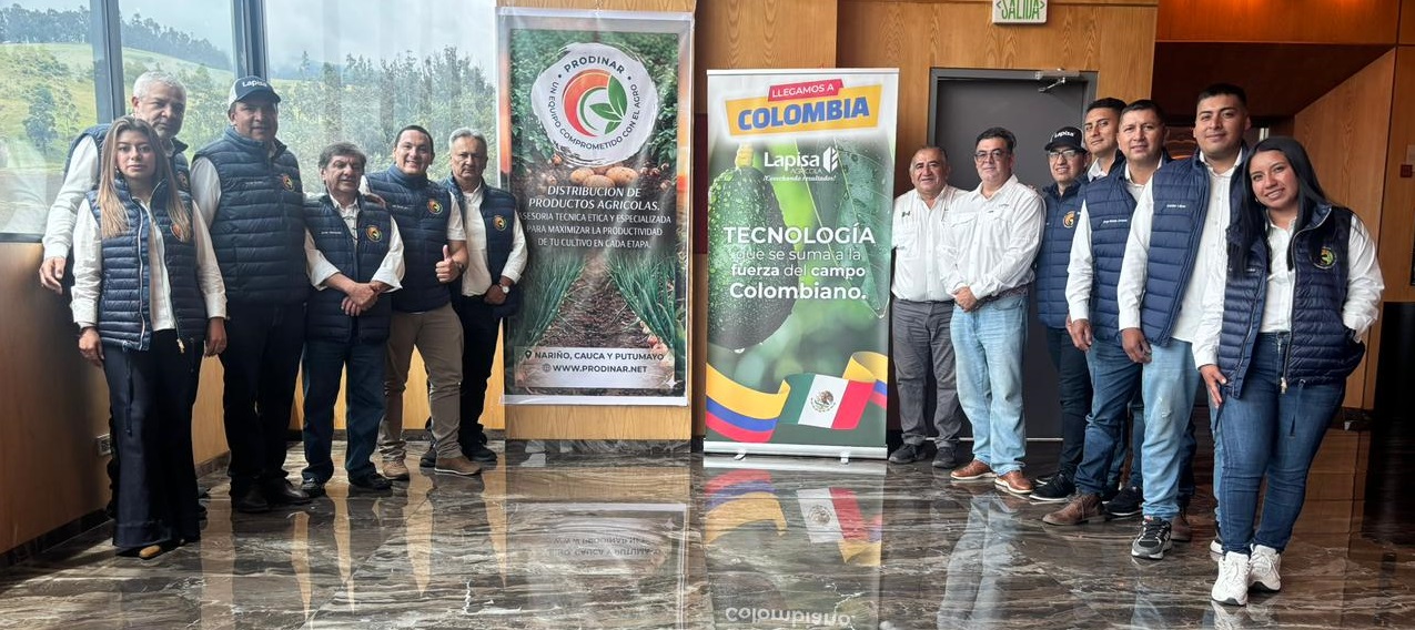 En la imagen, de izquierda a derecha, aparecen: Juan Carlos Reina, Juan David Lara, Eduardo Lara, Luisa Santander, Hernán Álvarez, Jaime Granoble, Juan Pablo Ostos, Alejandra Paredez, Jorge Hernán Jiménez, Fernando Cárdenas, Cristian López y Jeison Burbano.