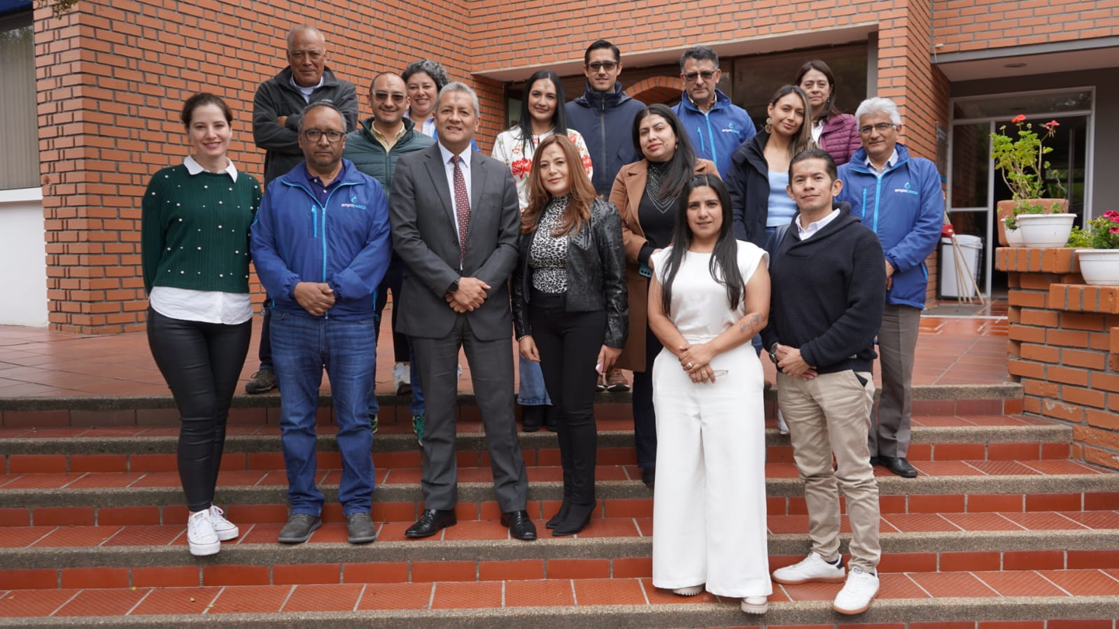 De izquierda a derecha Jorge Caicedo, Andrea Urbano, Felipe Torres, Dairy Santacruz, Mario Pantoja, José Rosales, Miryam Rosero, Victor Pantoja, Laura Bravo, Marcela Calvache, Alexandra Jaramillo, Eduardo Vicente Menza,Neyip Javier Oñate, Vivian Canal, Diana Portilla Hormaza y Marco Montenegro Romero.