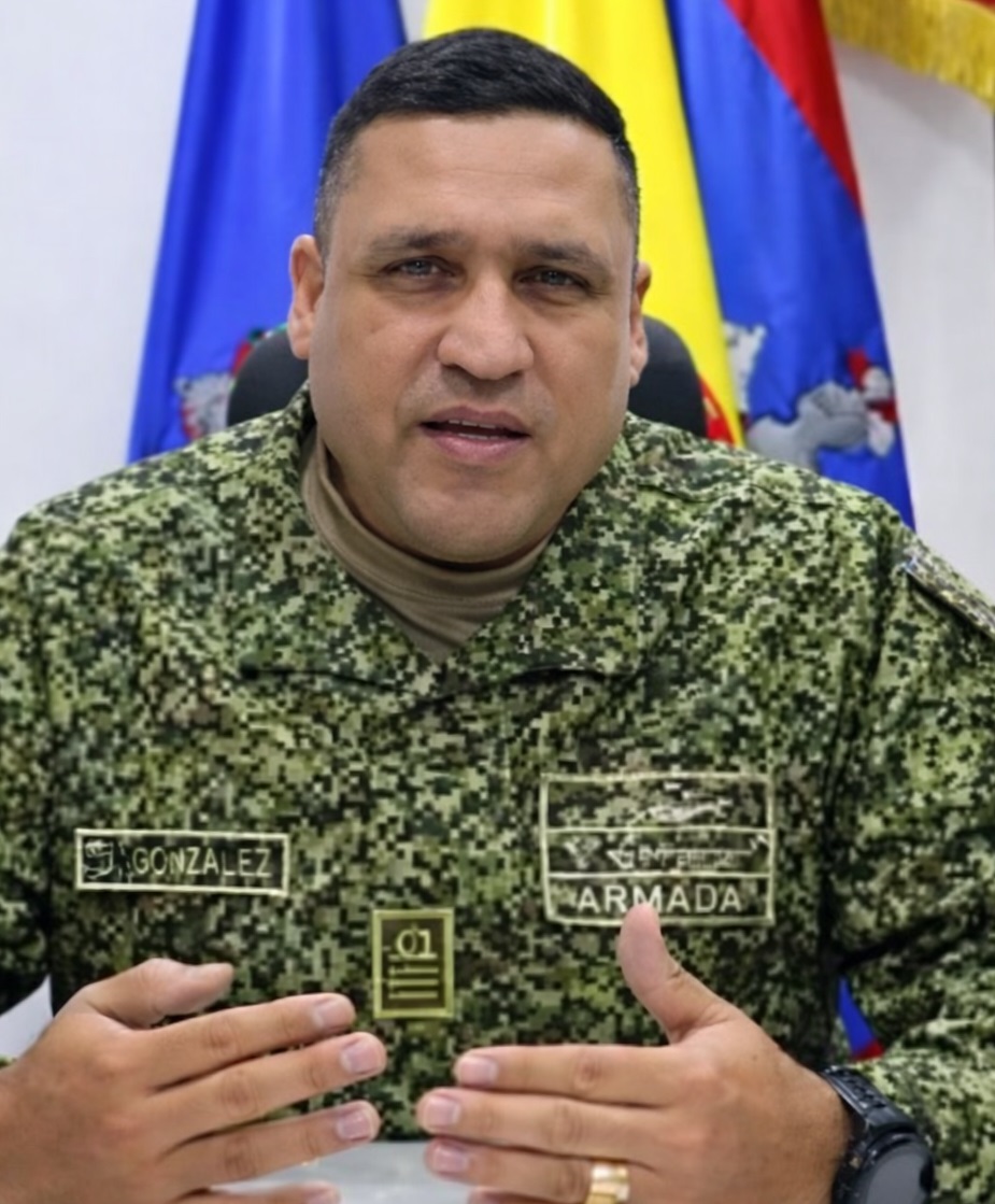 Jorge González, comandante.