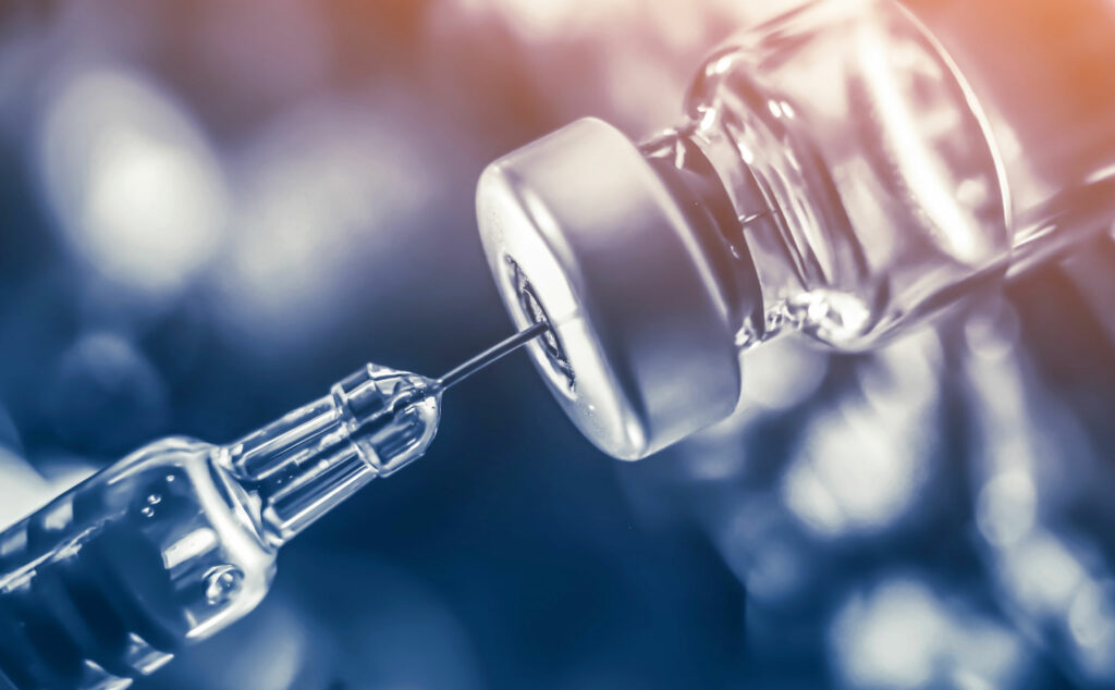 Las vacunas en Colombia siguen salvando vidas, pero expertos advierten sobre retos para mantener la cobertura en todo el país.