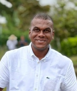 Mario Hurtado, alcalde.