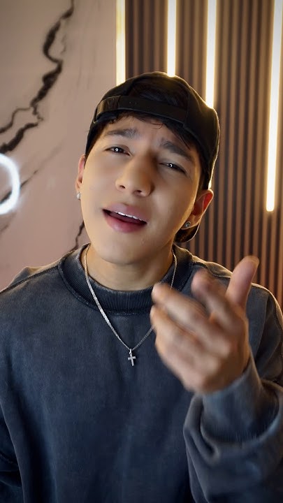 En la era de las redes sociales, Camilo Martínez ha sabido construir una relación directa con sus seguidores. A través de plataformas digitales comparte contenido constante, desde interpretaciones hasta momentos personales de su carrera.