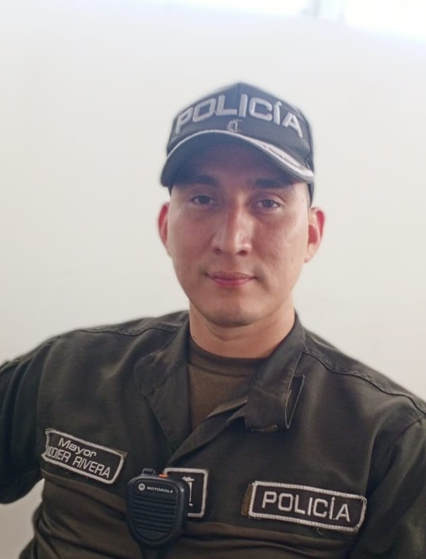 Leonardo Ribera, comandante.