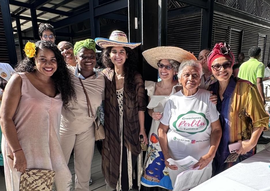 En la imagen, de izquierda a derecha: Marcela Aragón, María Edilma Palomino, Yannai Kadamani Fonrodona, Saia Vergara, Elvira Quiroz y Bibian Prado.