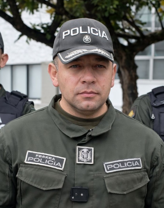 John Urrea, comandante.