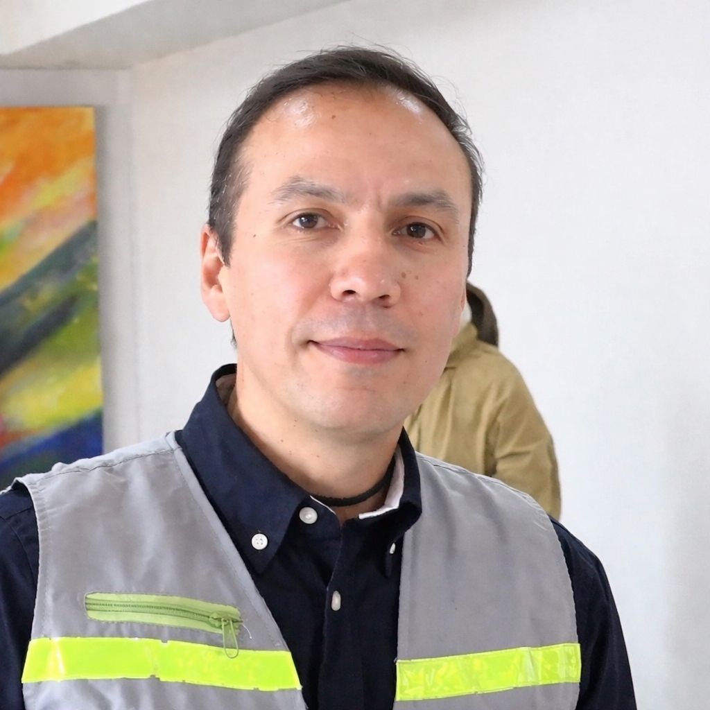 Óscar Cadena, coordinador.