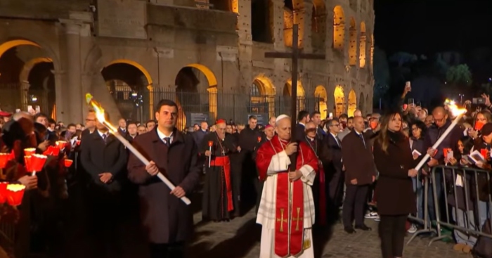 3Abr- Viernes Santo- Vía Crucis- Papa León XIV- Coliseo Romano-