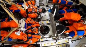 interior de la cápsula Orión durante el día 5 de la misión Artemis II