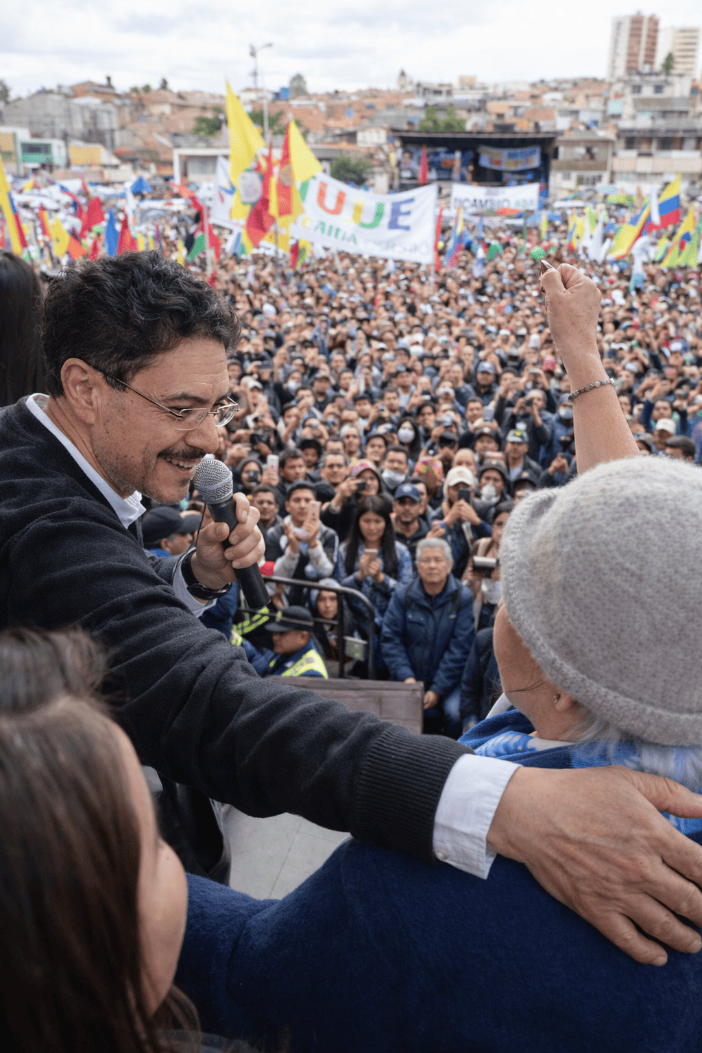 El pasado 17 de abril, la ciudad de Tunja fue escenario de una jornada política clave con la visita del candidato Cepeda, quien llegó a la capital boyacense para socializar su programa de gobierno y escuchar de primera mano las necesidades de la comunidad.