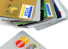 Tener una tarjeta de crédito puede abrir puertas financieras, pero también implica riesgos si no se usa con disciplina. En un contexto donde el acceso al crédito es cada vez más fácil, muchas personas se preguntan si realmente vale la pena adquirir una.