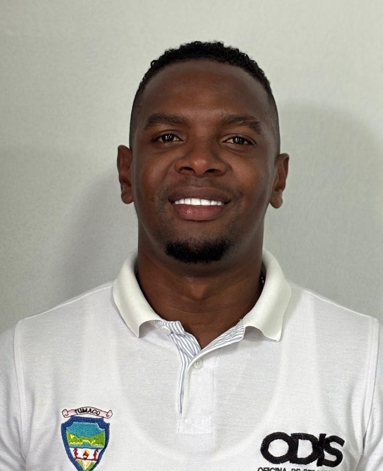 Luis Arboleda, coordinador.