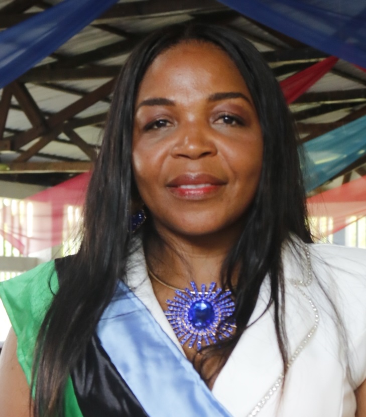 Mireya Ballecilla, alcaldesa.