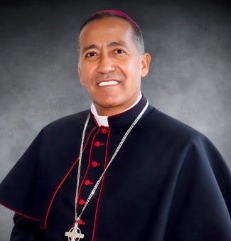 Franklin Betancourt, obispo.