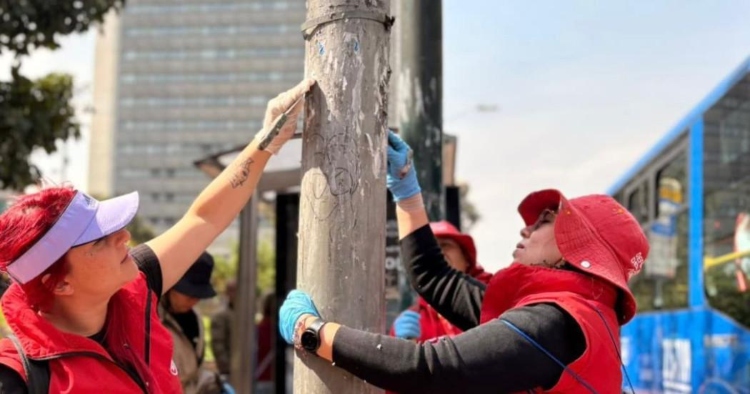 Aprenda a denunciar la publicidad ilegal en el mobiliario urbano