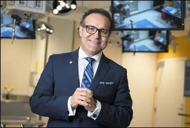 “Crecí en una familia humilde de México”: la historia del Dr. Q, el niño soñador que terminó operando cerebros en los mejores hospitales de EE. UU.