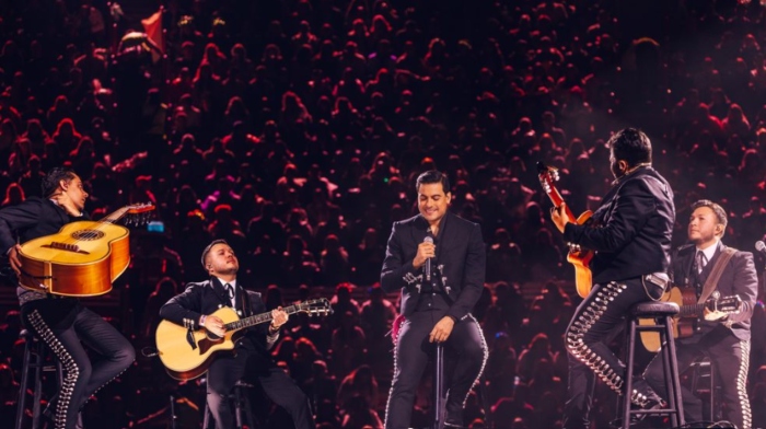 Carlos Rivera conquista La Monumental Plaza de Toros La México’ ante más de 40 mil personas