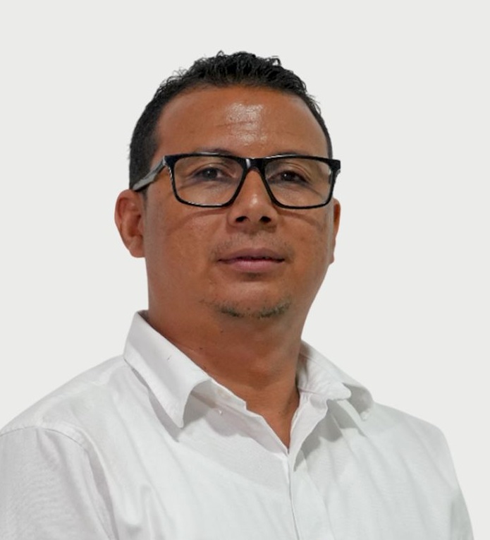 Alexis Erazo, funcionario.