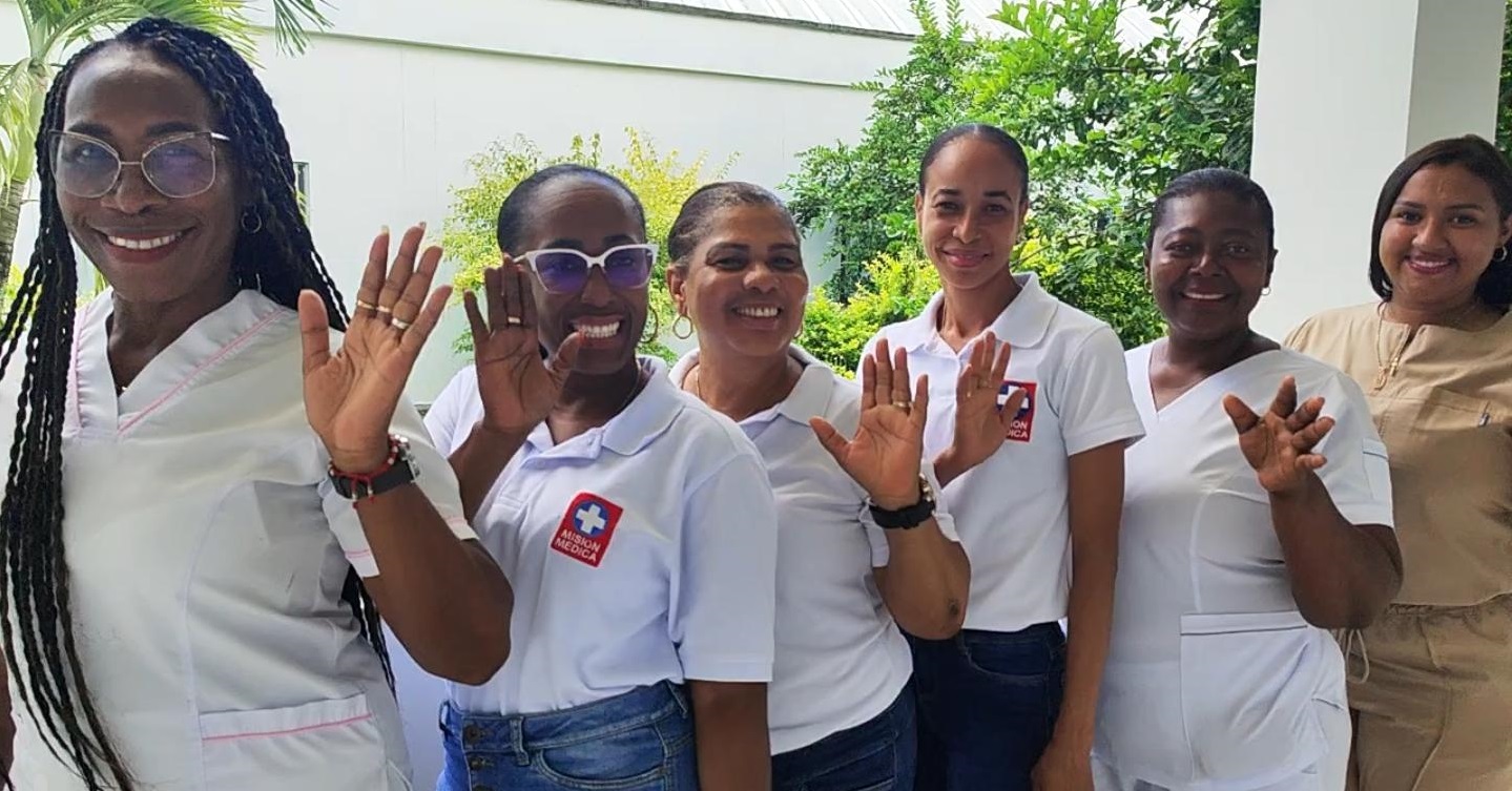 En la imagen, de izquierda a derecha, aparecen Elsy Oleisa Valencia, Russ Maira Caicedo, Purificación Prado, Sandra Cortés, Milfida y Cristina Correa, quienes fueron homenajeadas en el marco de la conmemoración del Día Internacional de la Enfermería.