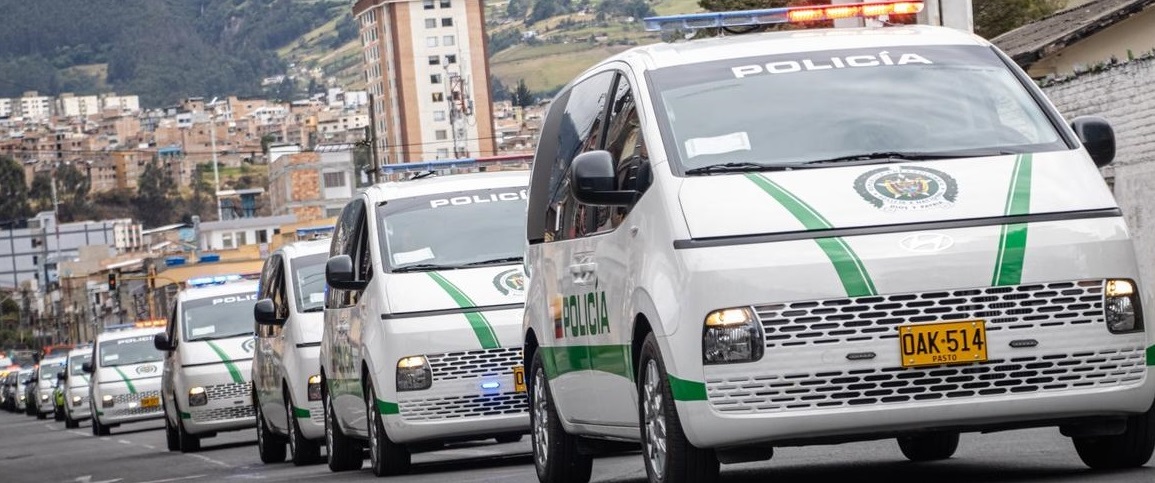 La Policía Nacional en Pasto recibió por parte de la Alcaldía Municipal capacidades logísticas consistentes en 14 CAI Móviles y una Necromóvil para garantizar la seguridad.