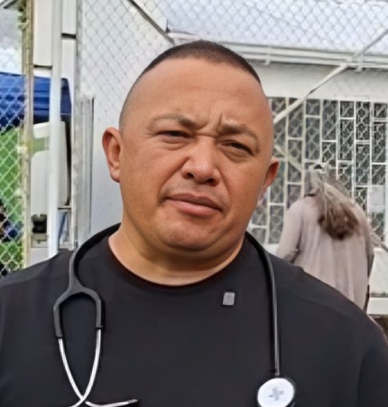 Pablo Ortiz, médico veterinario.