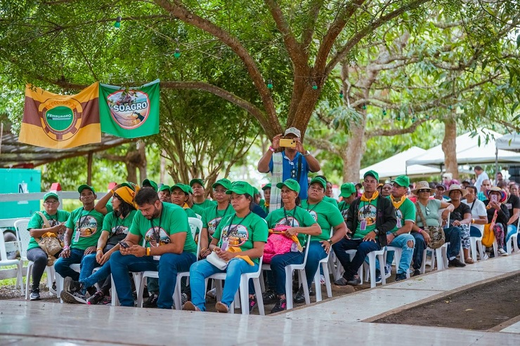 Del aula a la cosecha: 80 colegios rurales transforman la educación en proyectos productivos para el campo colombiano