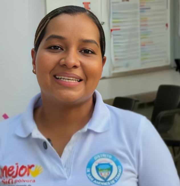 Alejandra Cortés, funcionaria.