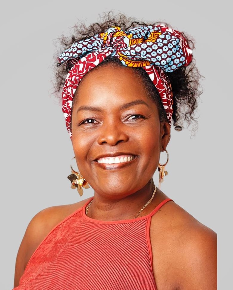 Silena DƔjome, secretaria.