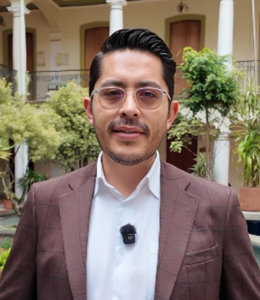 Carlos Velasco, profesional.