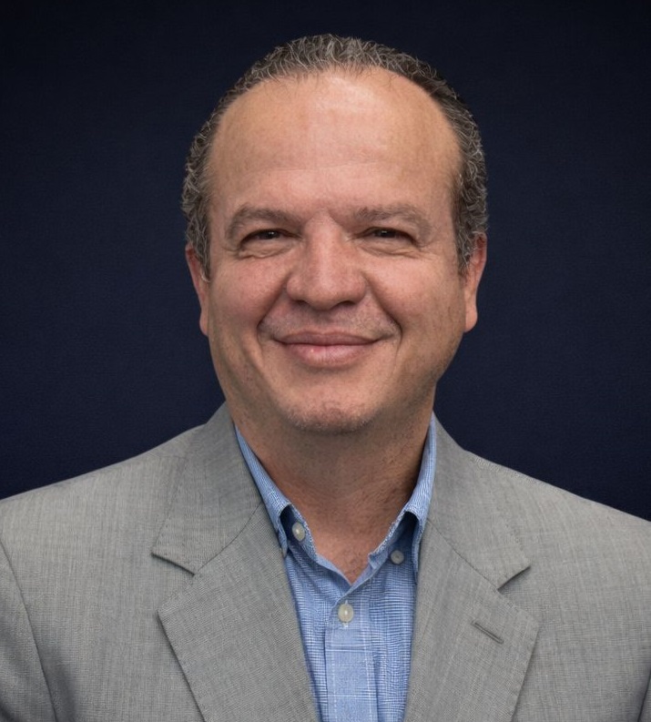 Antonio Vieira, gerente.