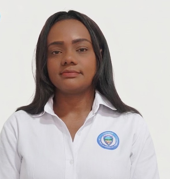 Diana Micolta, secretaria.