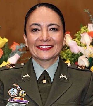 Andrea Cáceres, comandante.
