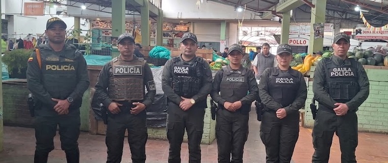 David González, Daniel Salazar, Amanda Cerón, Orlando Ramos, Paola Leitón y Yesid Aguilar durante la jornada de prevención realizada en Pasto.