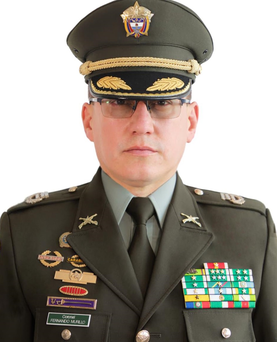Fernando Murillo, comandante.
