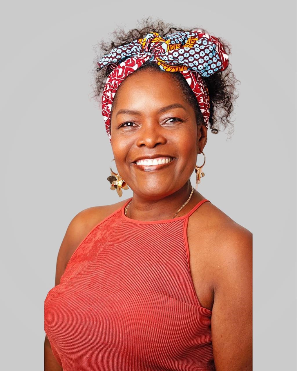 Silena Dájome, funcionaria.