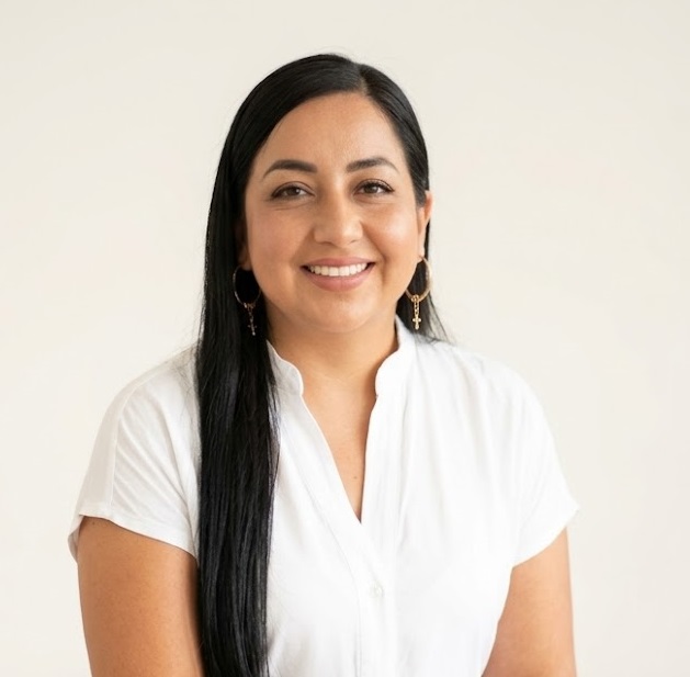Alejandra del Valle, funcionaria.