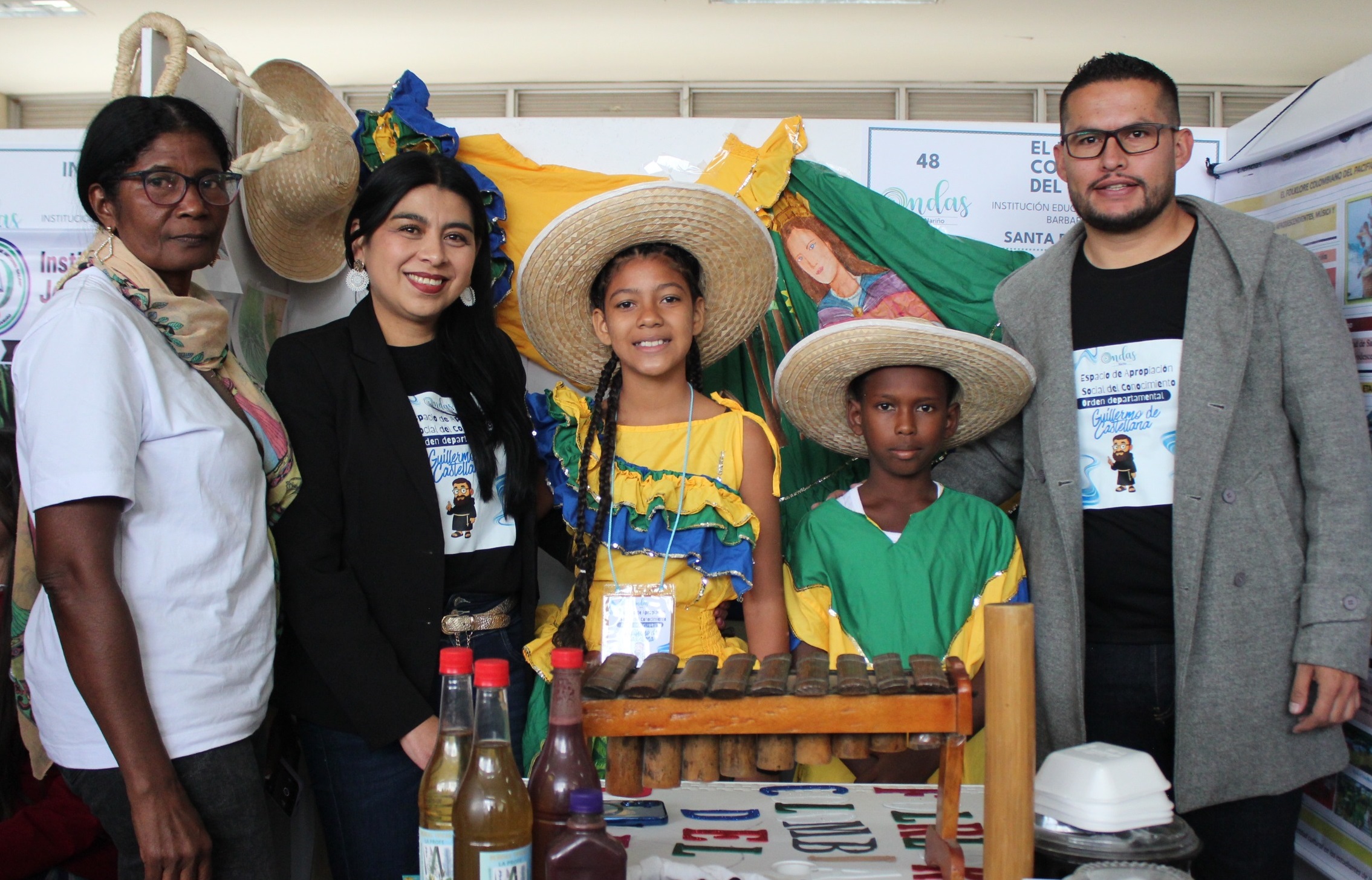 En la imagen aparecen Marina Solís, Aida Caicedo, Maira Bolívar, José Solís y Jairo Córdoba, participantes del encuentro de investigación realizado en Pasto.
