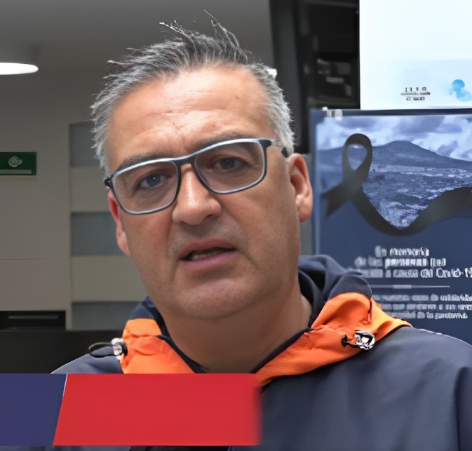 Oscar Gómez, jefe.