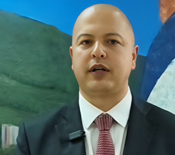 Arturo Ortega, presidente.