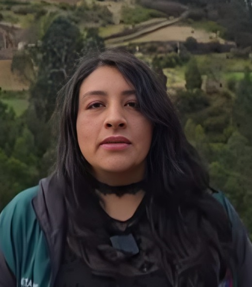Lizeth Realpe, funcionaria.