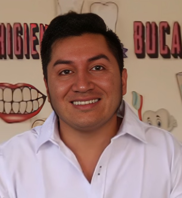 Fernando Delgado, funcionario.