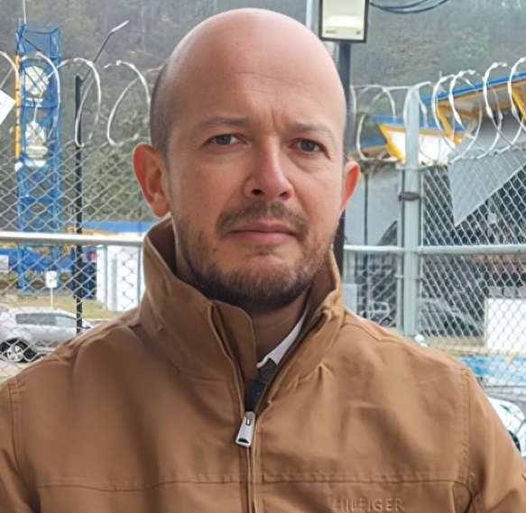 Jorge Tovar, profesional.