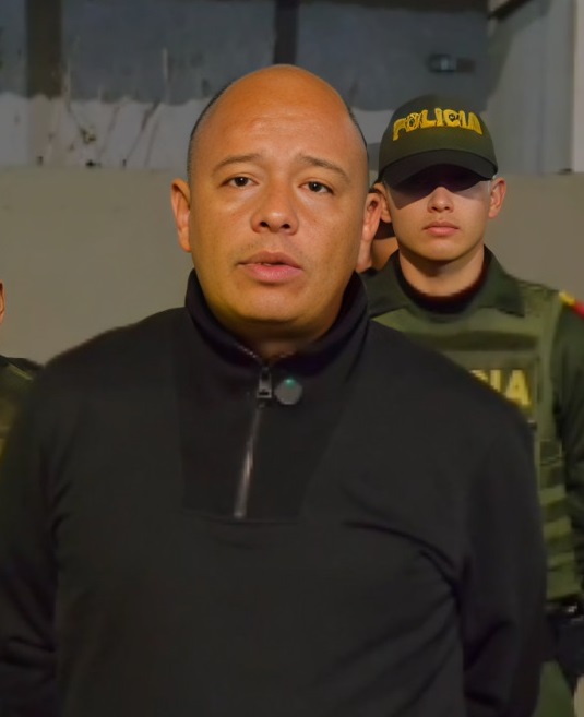 Luis Insuasty, asesor nocturno.