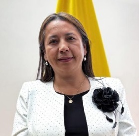 Daniana de la Cruz, secretaria.