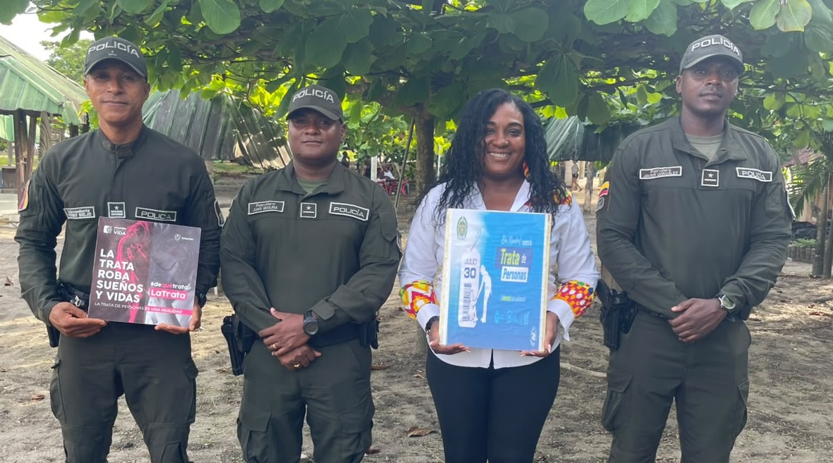 En la imagen aparecen Frendy Biojo, Juan Segura, Vivían Tello y Javier González durante la conmemoración del Día Mundial contra la Trata de Personas en Tumaco.