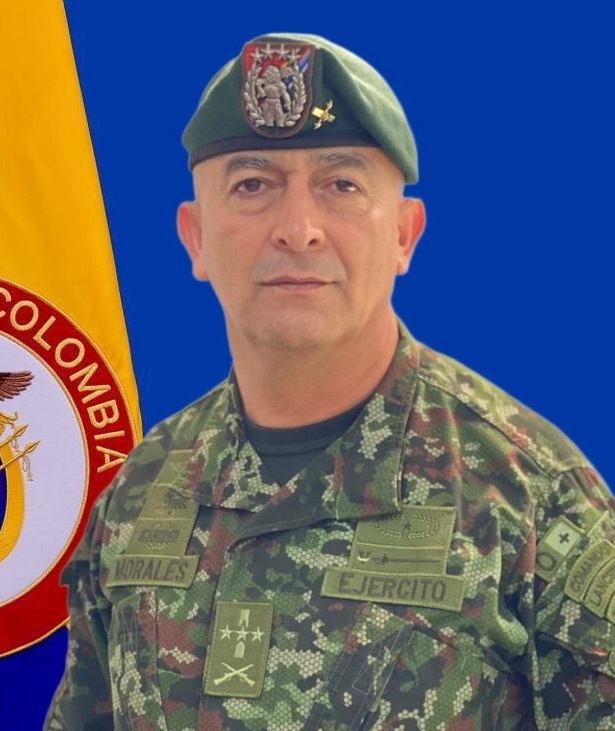 William Morales, comandante.