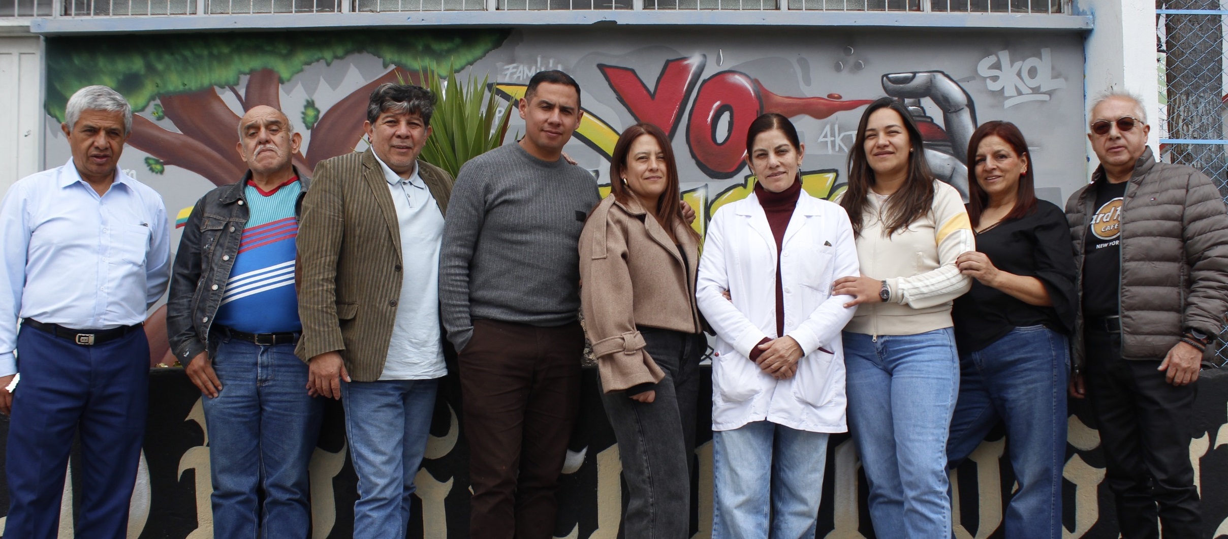 De izquierda a derecha: José Obando, Dagoberto Fuertes, Pedro Delgado, Omar Silva, Claudia Ortega, Corina Eraso, Estefany Muñoz, Luz Helena Rivadeneira y Marco Guerrero, durante el cierre del proyecto ‘Artesanando’, realizado en Pasto.