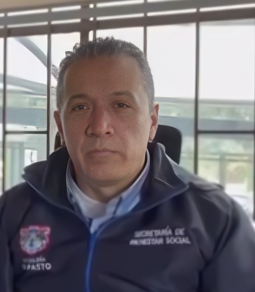 Álvaro Zarama, funcionario.
