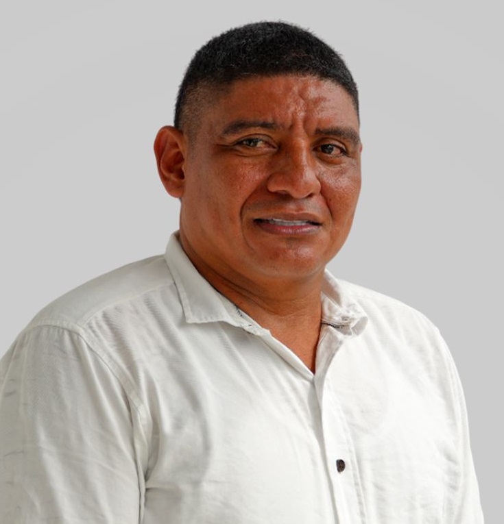 Luis Preciado, secretario.